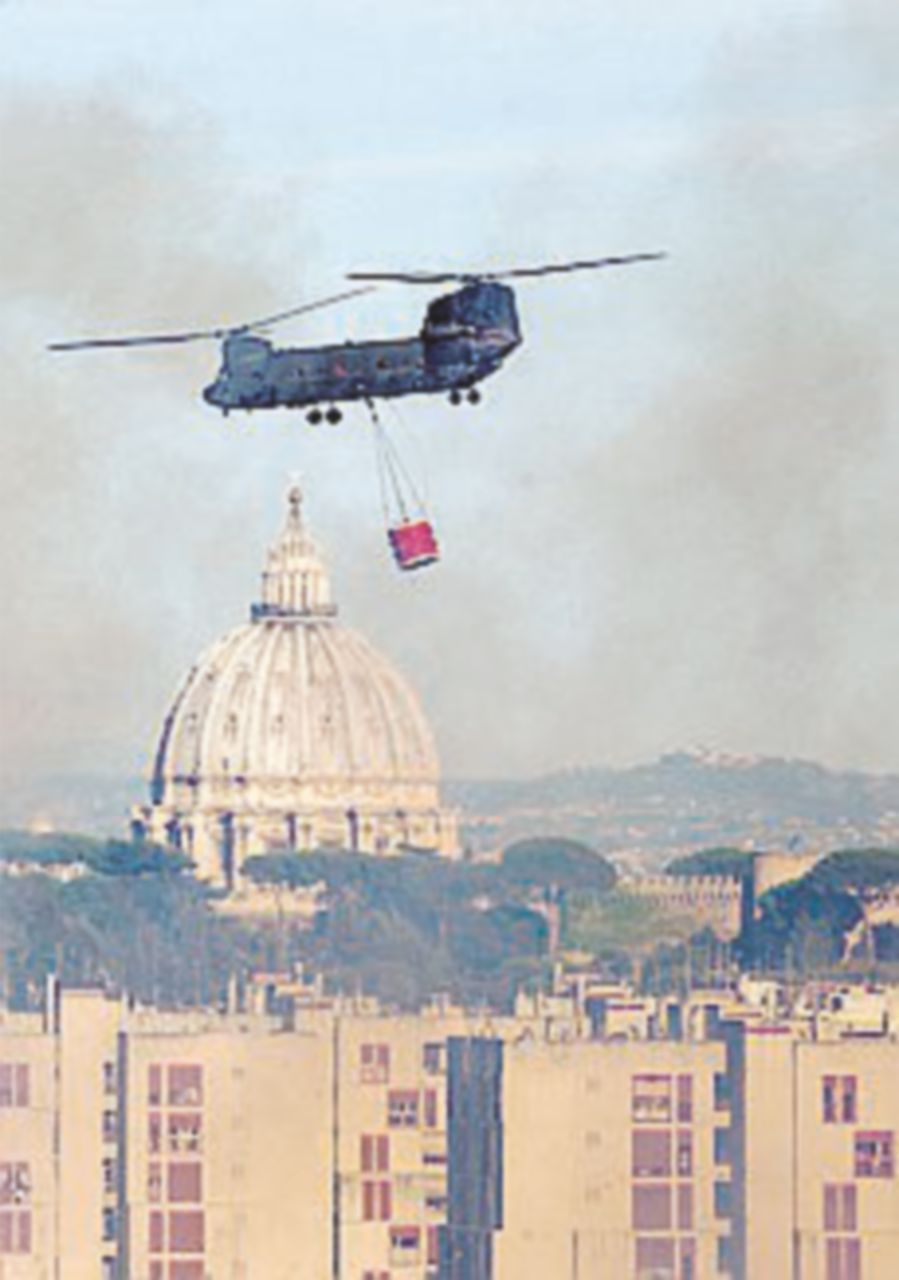 Incendi a Roma, la Procura apre un’indagine