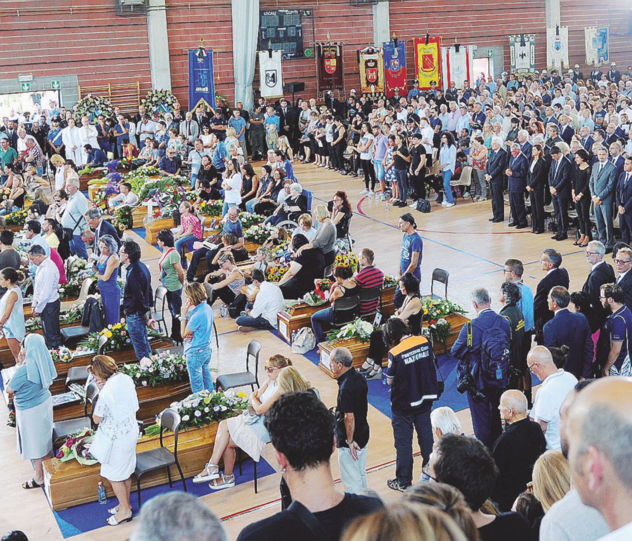 Copertina di Lo Stato fa una promessa ai vivi: “Non rimarrete soli”