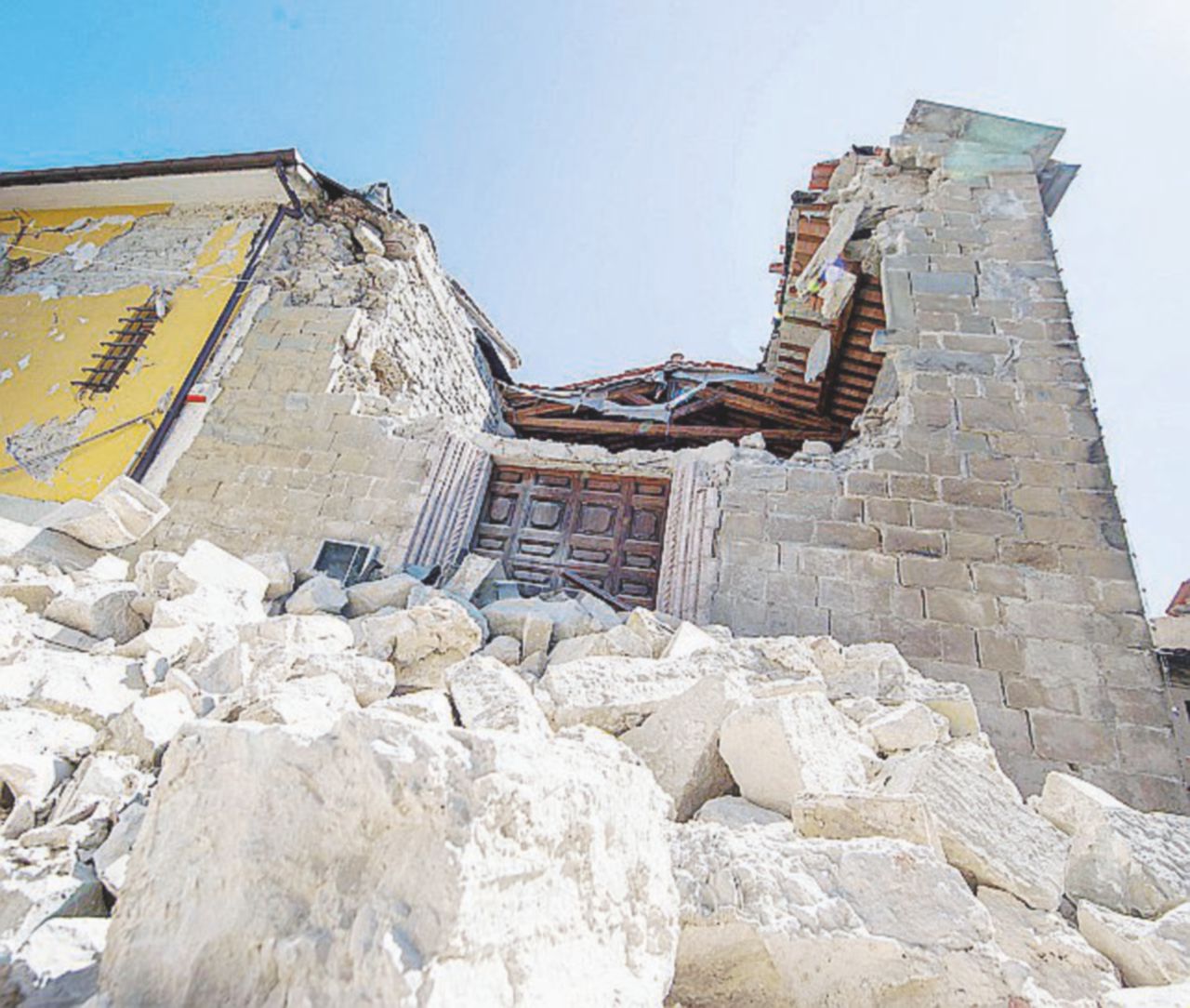 Edifici pubblici, via allo scaricabarile aspettando i pm