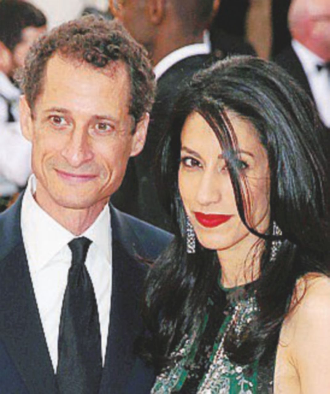 Il vizietto del marito della braccio destro di Hillary: altre foto osè, e Huma divorzia