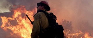 Copertina di California, 82mila persone evacuate a causa di un enorme incendio a San Bernardino