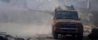 Copertina di Siria, battaglia di Aleppo: i ribelli annunciano conquista di importante base militare. Tv di Stato: “Falso, respinti”