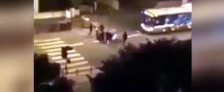 Copertina di Francia, agguato nella notte del 28 luglio: molotov contro bus. Il video dell’assalto