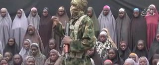 Copertina di Nigeria, studentesse rapite nel 2014 mostrate vive in un nuovo video di Boko Haram: “Libere in cambio di prigionieri”