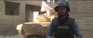 Copertina di Siria, era scoppiato in lacrime per dramma bimbi: cronista Al Jazeera ferito in diretta