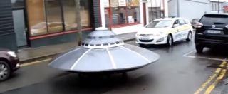Copertina di Irlanda, Ufo sulle strade di Gorey. E la polizia gli fa da scorta