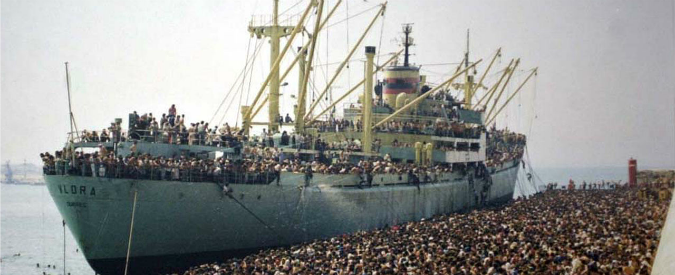 Migranti, 25 anni fa a Bari lo sbarco di 20mila albanesi. Così arrivarono con “la nave dolce”