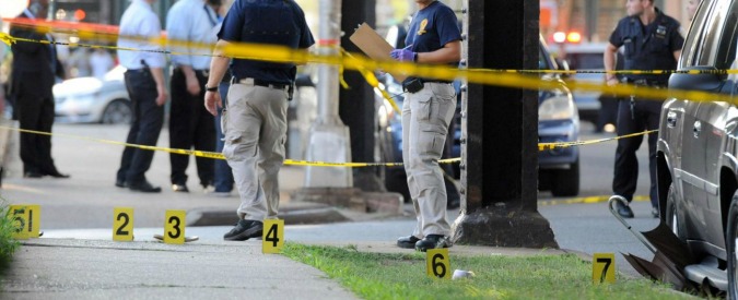 Copertina di New York, imam e il suo assistente uccisi. Per polizia è rapina, ma la comunità islamica: “La colpa è di Trump”