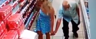 Copertina di Russia, beccato dalle telecamere di un supermarket mentre fotografa sotto il vestito di una ragazza