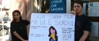 Copertina di Scuola, sit-in dei docenti alla Prefettura di Palermo: “No esodo dei prof siciliani”