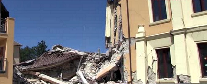 Copertina di Crolla la scuola ristrutturata nel 2012. “C’era l’ok del Genio civile”