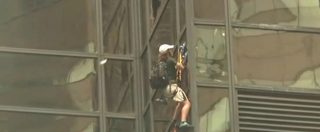 Copertina di Usa, come Spiderman: tenta di scalare la Trump Tower ma ad aspettarlo c’è la polizia