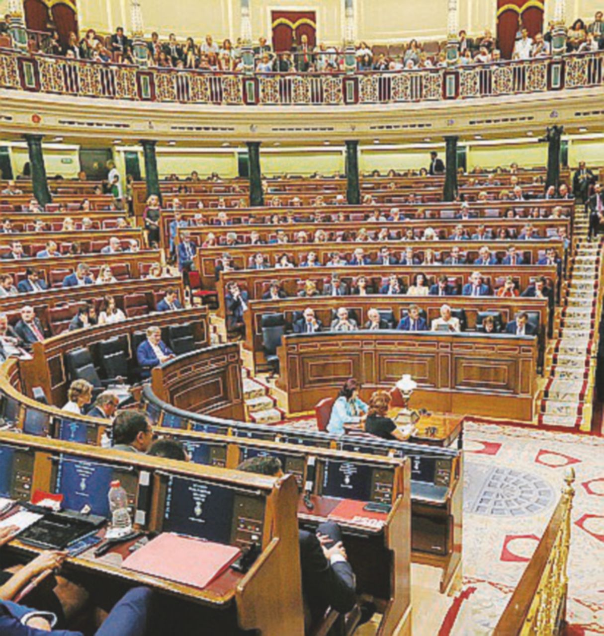 Il Parlamento di Madrid Rajoy, ultima sfida con Babbo Natale