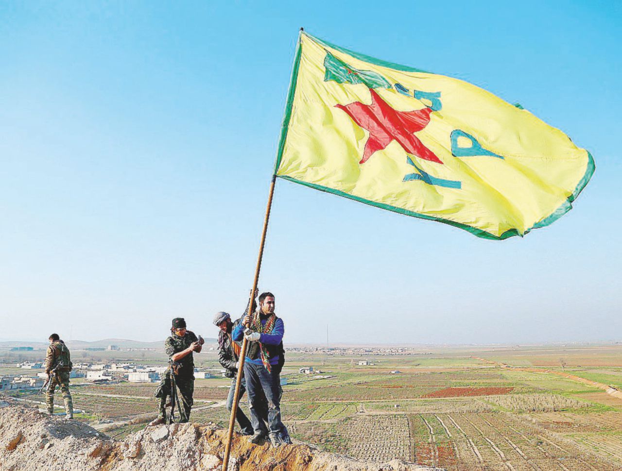 Nemici per sempre - Miliziani curdi dell’Ypg schierati contro l’Isis C’era una volta Kobane, ora i turchi vogliono murare i curdi