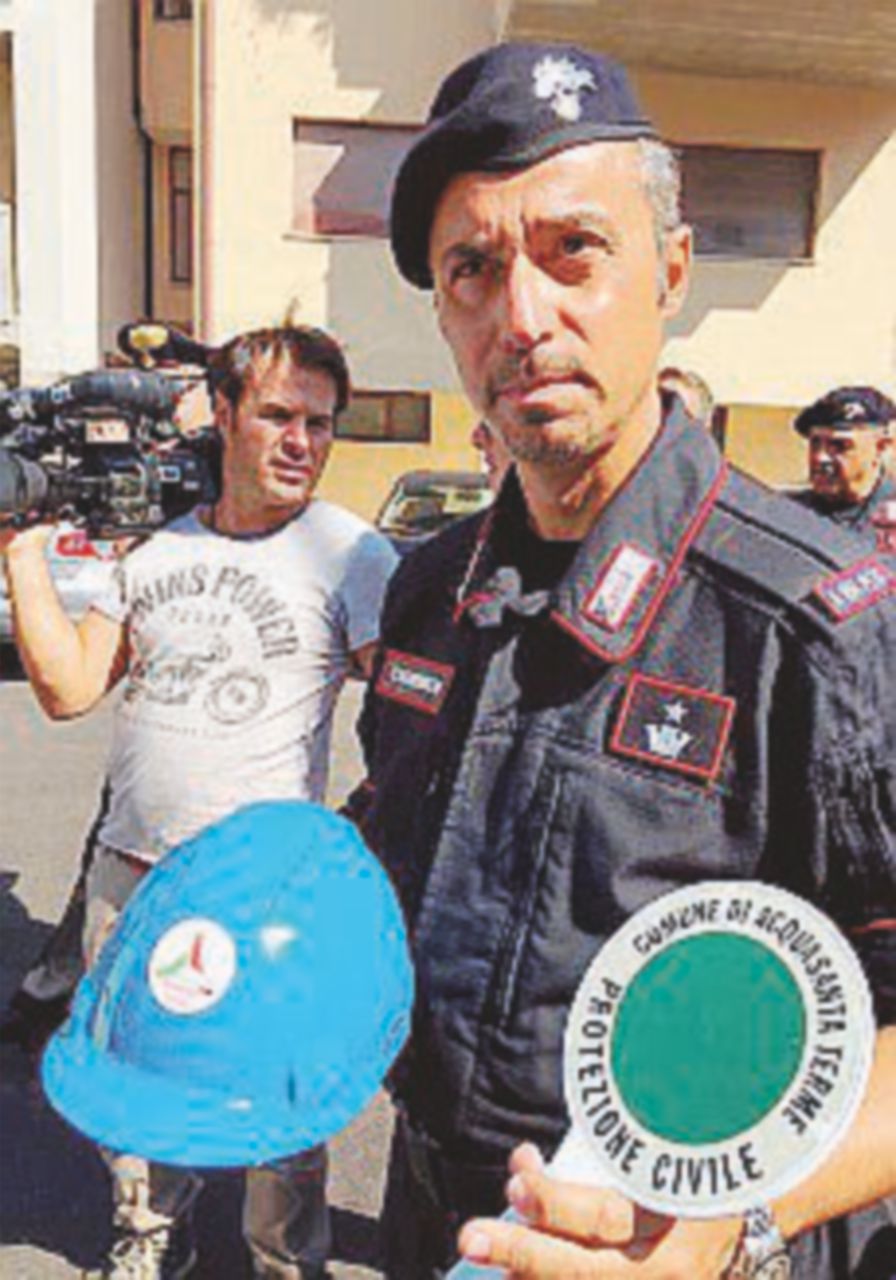 Finti soccorritori arrestati: “Rubavano anche i giocattoli” Finti soccorritori arrestati: “Rubavano anche i giocattoli”