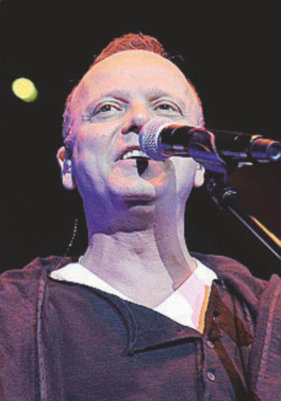 Tormentone Gigi D’Alessio: alla fine va a Torino Tormentone Gigi D’Alessio: alla fine va a Torino