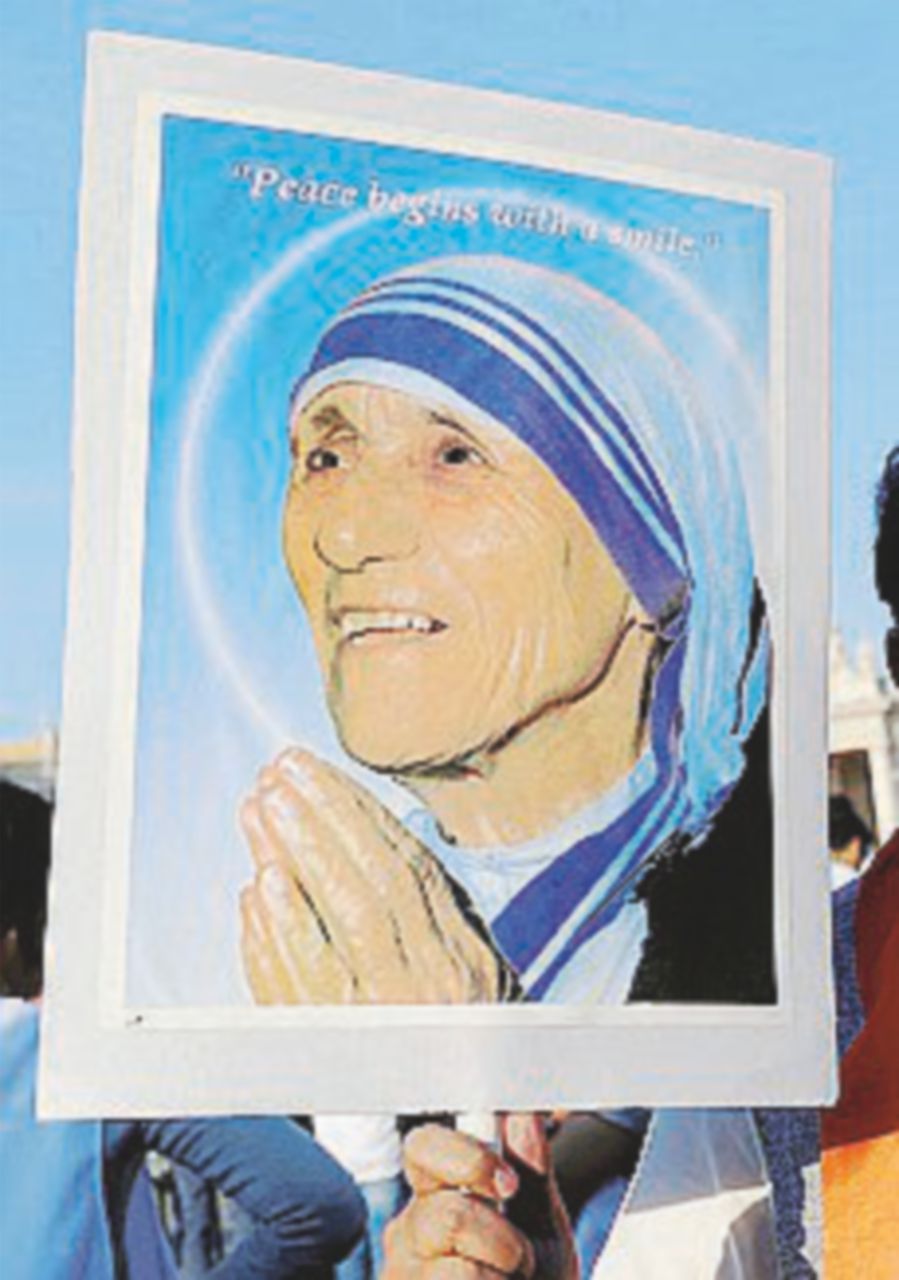 Madre Teresa santa. Il Papa: “Alzò la voce con i potenti” Madre Teresa santa. Il Papa: “Alzò la voce con i potenti”