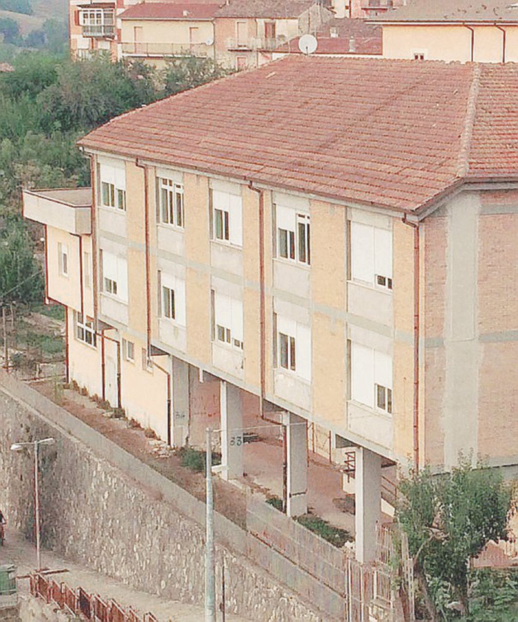 Copertina di Molise, la scuola aveva retto al sisma del 2002 ma fu ristrutturata: ora è inagibile