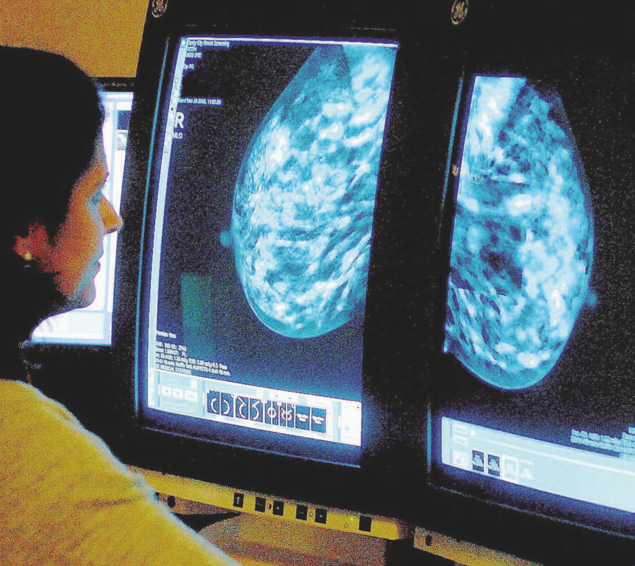 Eccellenza - Il centro di Santarcangelo, vicino Rimini, è considerato un polo all’avanguardia - LaPresse “Imbrogli contro il cancro: ho visto dieci donne morire”