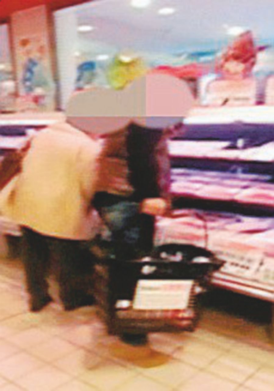 Timbravano, poi fuori a fare shopping: 29 statali denunciati Timbravano, poi fuori a fare shopping: 29 statali denunciati