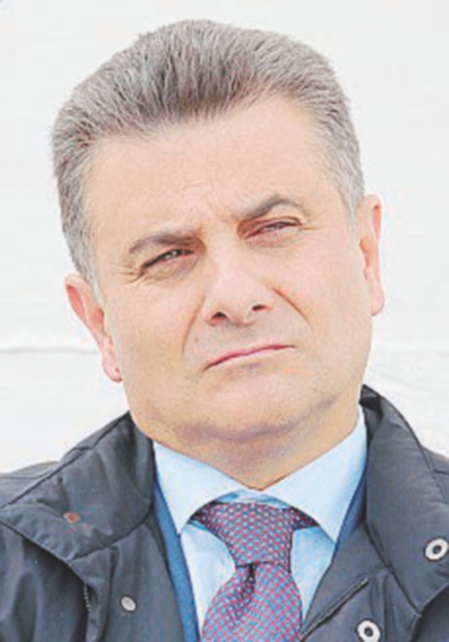 De Filippo indagato. I pm: “Favorì un imprenditore” De Filippo indagato. I pm: “Favorì un imprenditore”