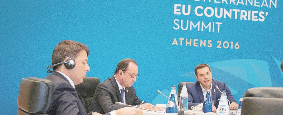 Il mini-vertice - Matteo Renzi, Alexis Tsipras e Francois Hollande - Ansa Atene, Renzi al vertice “poco intelligente”