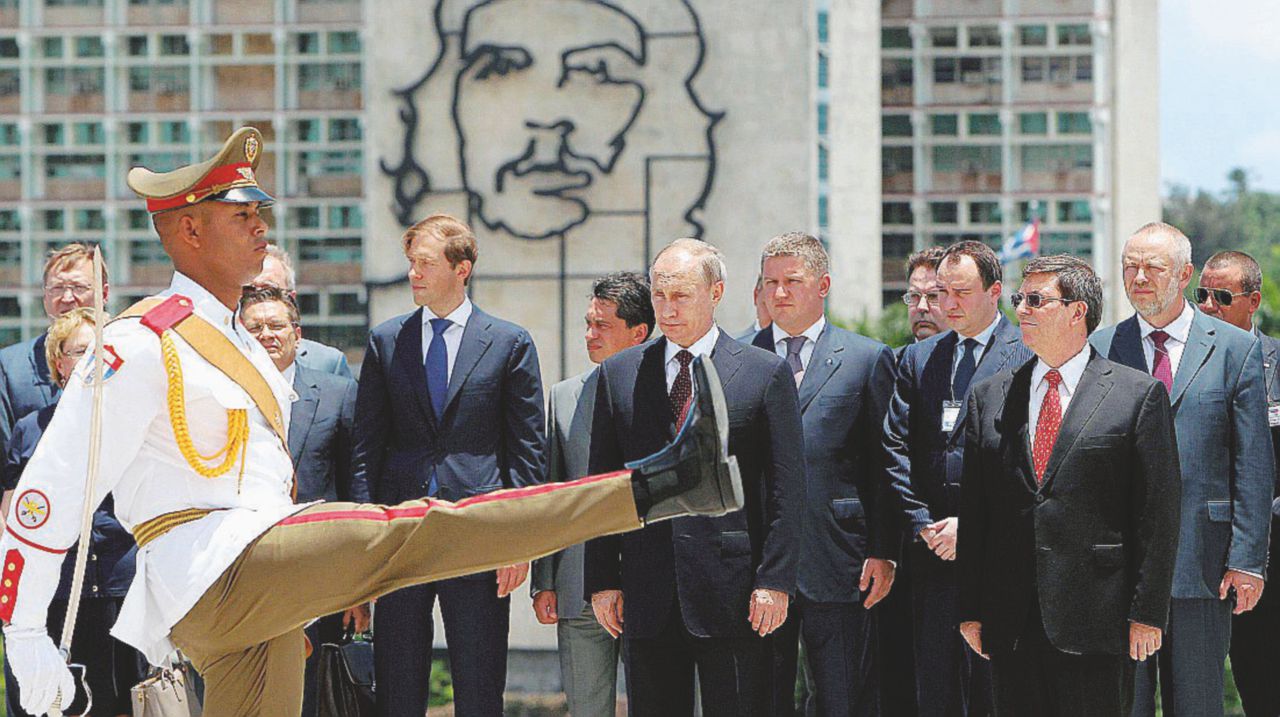 Ex alleato di ferro - Putin nella piazza della Revolución de L’Avana nel luglio 2014 - Ansa A volte ritornano: Cuba chiede greggio ai russi