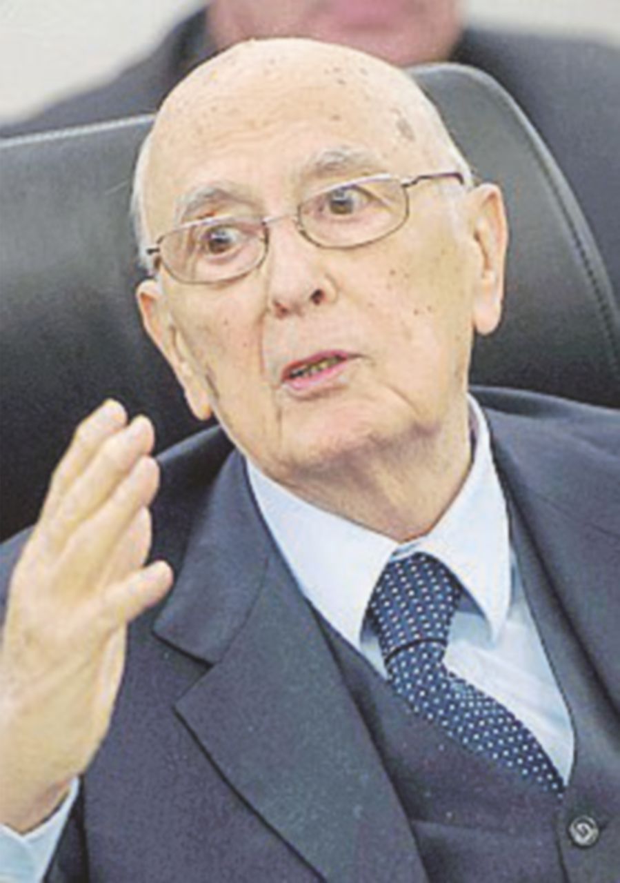 Napolitano smentisce il premier: “Quella riforma non è mia” Napolitano smentisce il premier: “Quella riforma non è mia”
