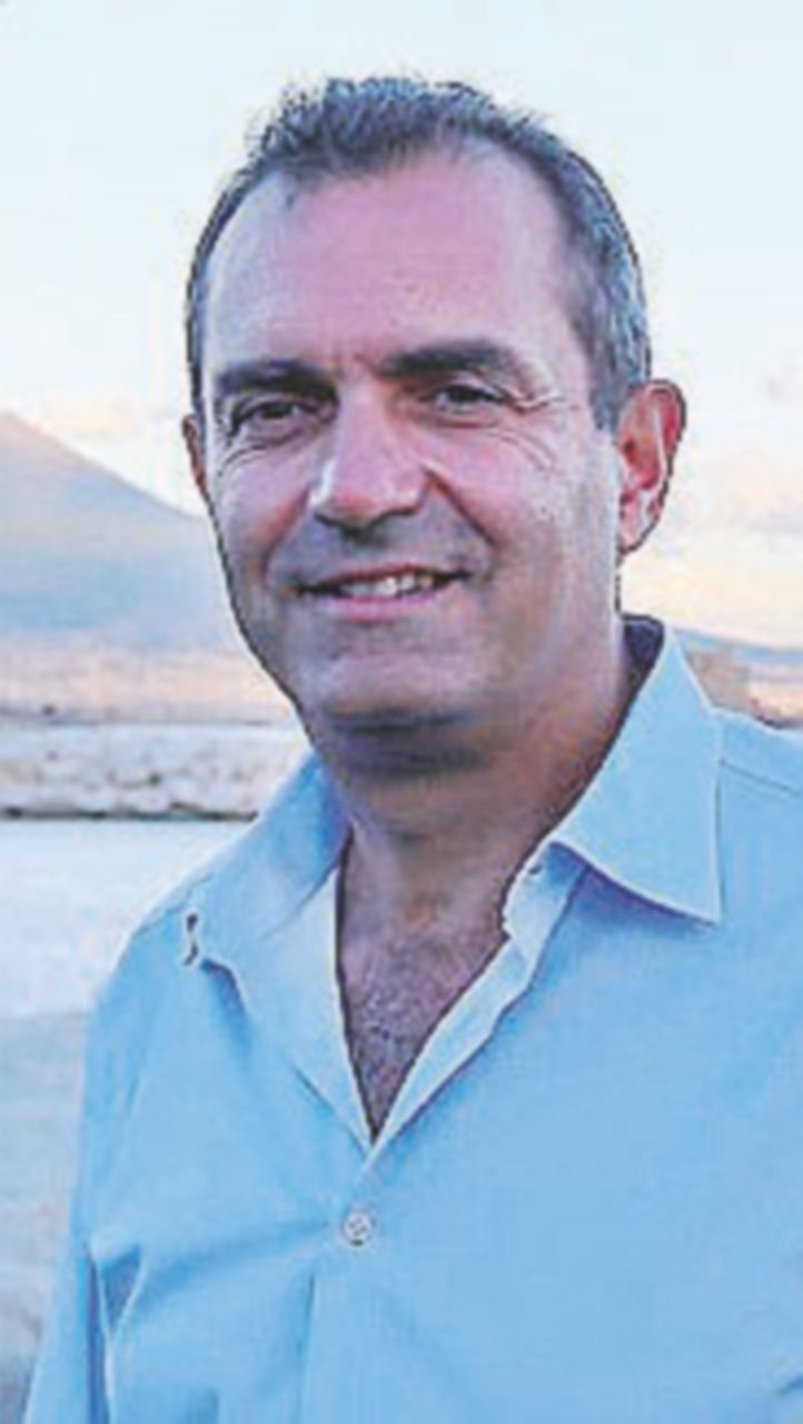 Il sindaco De Magistris, il commissario per Bagnoli Nastasi e il governatore De Luca - LaPresse All’incontro c’è Nastasi: De Magistris lo annulla
