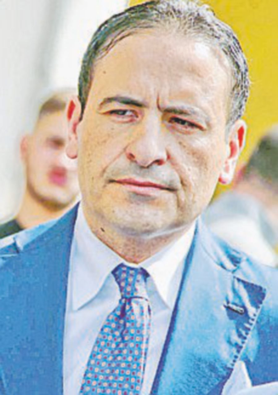 “Minacce mafiose alla cronista”. Indagati il sindaco e il boss “Minacce mafiose alla cronista”. Indagati il sindaco e il boss