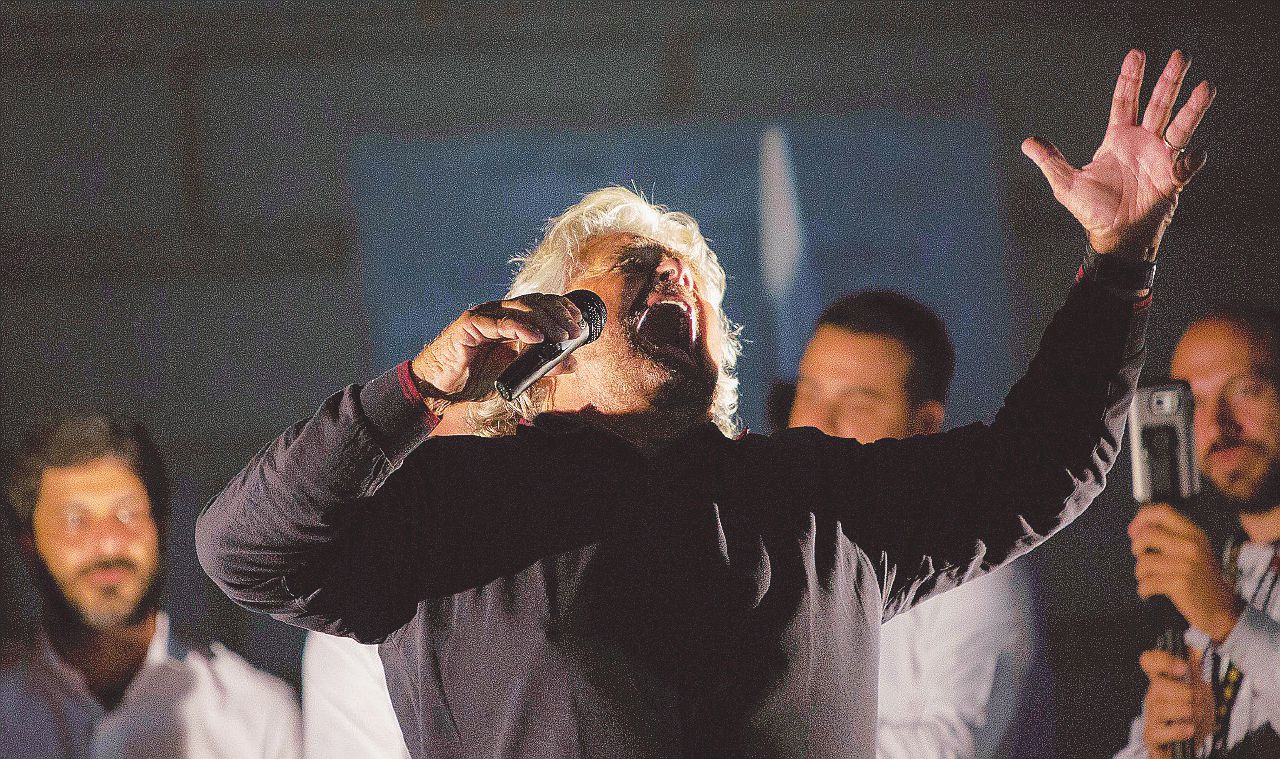 Grillo (ri)blinda Raggi, il Direttorio esplode Grillo (ri)blinda Raggi, il Direttorio esplode