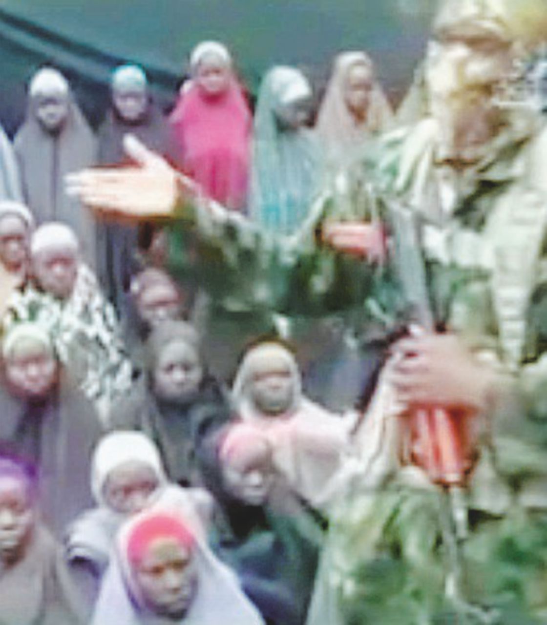 Rapimenti e attentati nei mercati, Le studentesse rapite - Ansa I bambini d’Africa vittime e carnefici del jihad