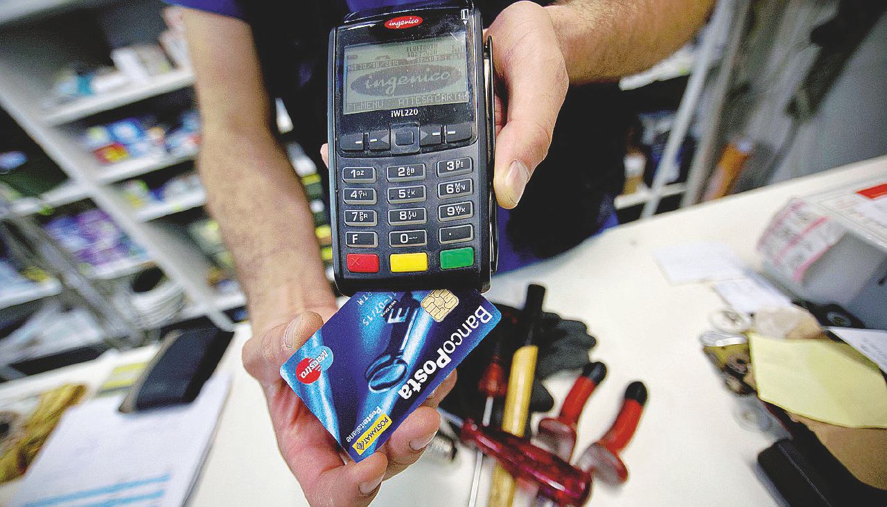 In barba alle leggi, è ancora difficile pagare col bancomat In barba alle leggi, è ancora difficile pagare col bancomat