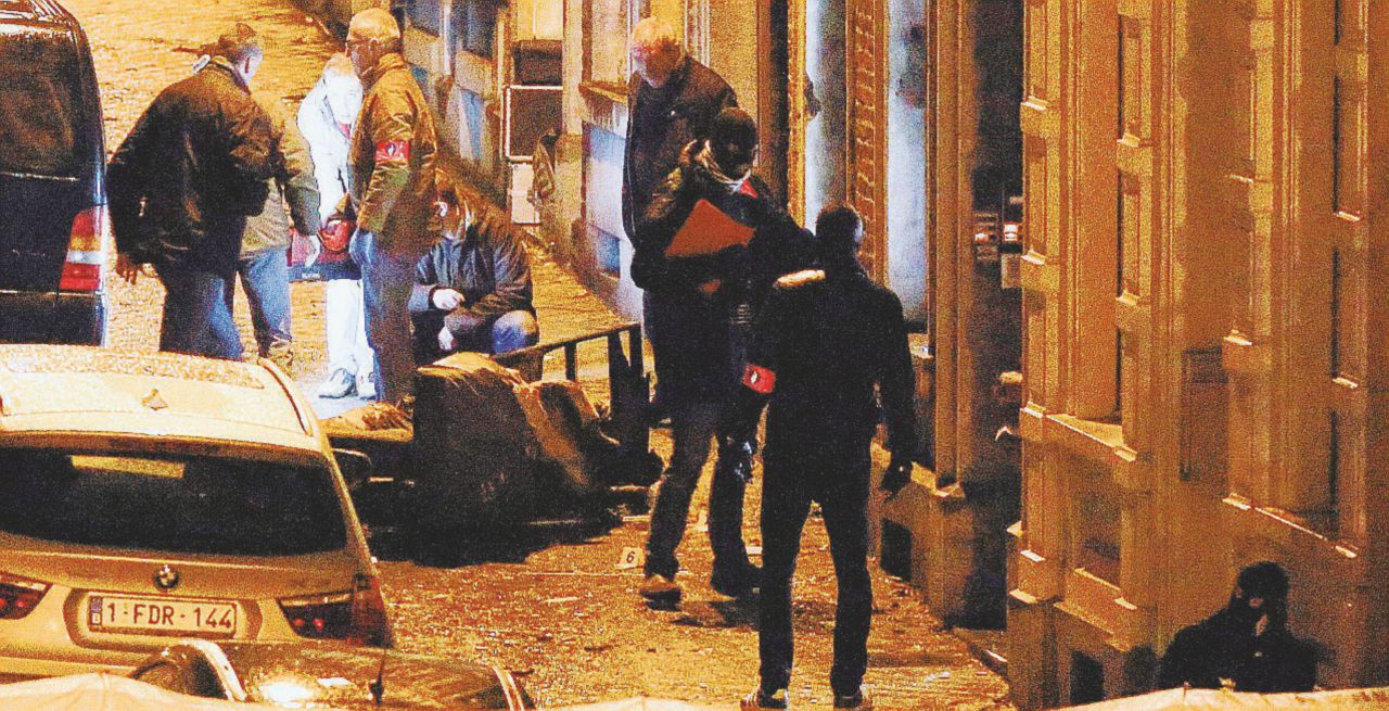 Il blitz - La polizia belga fa irruzione nell’appartamento di Verviers covo di un gruppo di terroristi islamici Il Dipartimento per gli attacchi in Europa. “Sequestrate ostaggi e morirete da martiri”
