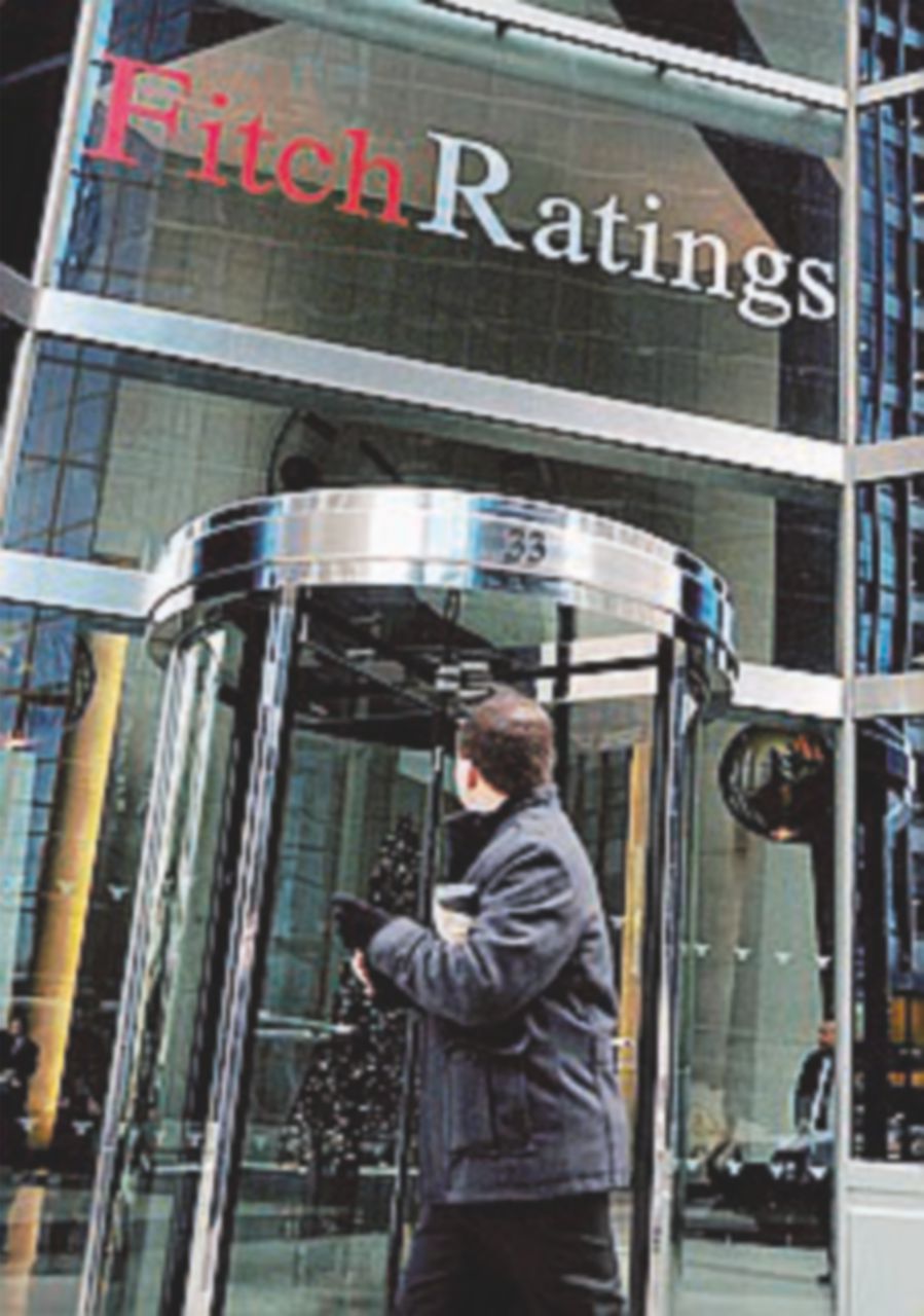 Il nuovo Ad inizia con un tonfo in Borsa. Fitch: piano a rischio Il nuovo Ad inizia con un tonfo in Borsa. Fitch: piano a rischio