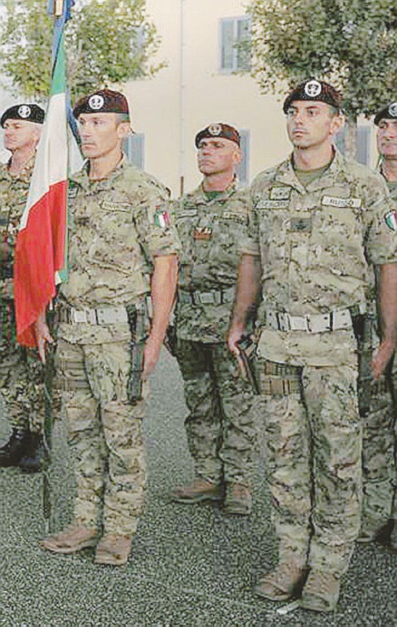 Reparto della Folgore - Ansa Guadagni rischiosi, gli italiani che restano nel far-west Sahara