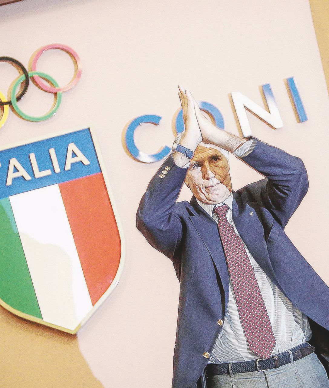 La Raggi dà lo schiaffo finale a Malagò (che non si arrende) La Raggi dà lo schiaffo finale a Malagò (che non si arrende)