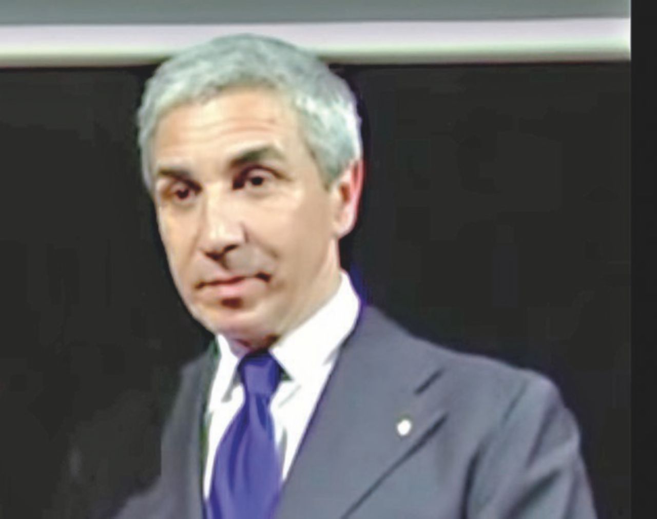 Il piede in due staffe - Gaetano Brattoli lavora all’ufficio di presidenza dell’Enasarco e al ministero - Brattoli: il controllore lavora per il controllato