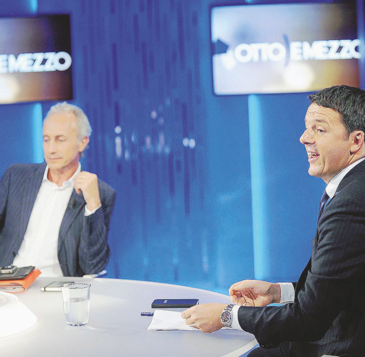 Duelli - Matteo Renzi a “Otto e Mezzo” con Marco Travaglio. Miracoli da flessibilità, la lista si allunga ancora