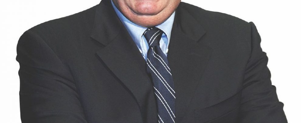 “John non può nemmeno far entrare sua moglie o i tre figli” “John non può nemmeno far entrare sua moglie o i tre figli”