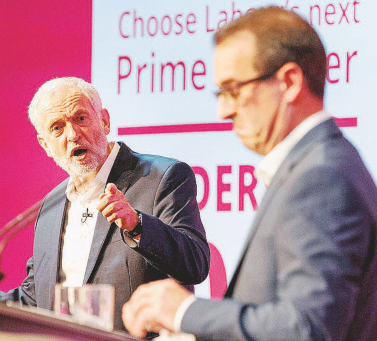 Corbyn il duro salvato dai Momentum kids Corbyn il duro salvato dai Momentum kids