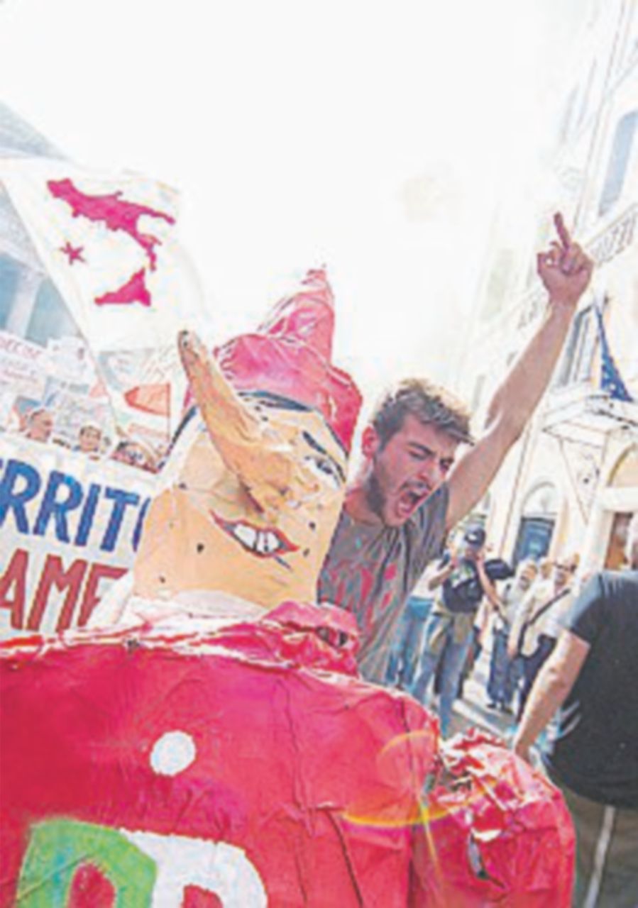 Proteste per Bagnoli commissariata: c’è anche De Magistris Proteste per Bagnoli commissariata: c’è anche De Magistris