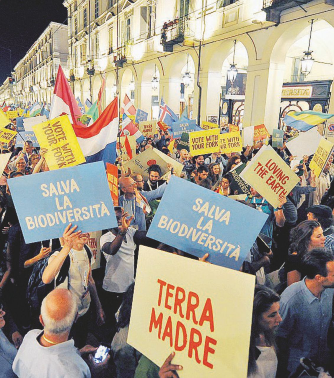 Copertina di Settemila persone per un progetto: la rivoluzione in nome di Madre Terra