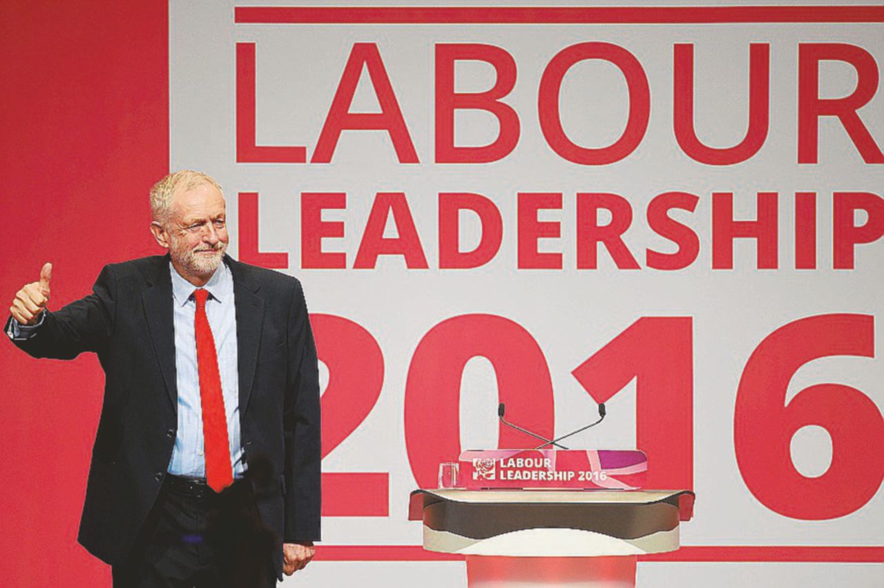 Confermato - Jeremy Corbyn al congresso di Liverpool - LaPresse Corbyn che vince cambia tutto (per resistere)