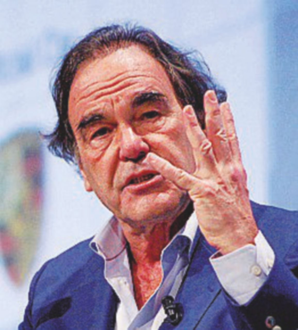 Oliver Stone - Ansa Lui “un pazzo pericoloso”, lei una “guerrafondaia”. Parola di Stone