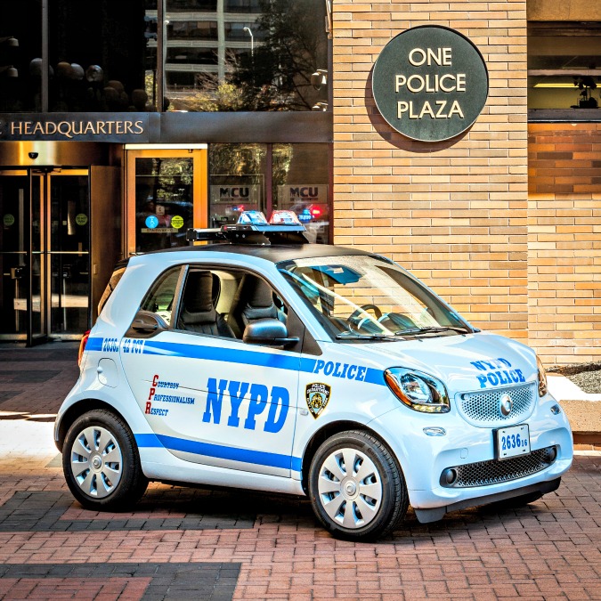 Copertina di Addio ai vecchi tri-ruota, per la polizia di New York ci sono le Smart For Cops – FOTO