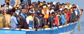 Libia, “se vedi la barca, devi salpare o ti uccidono”. Così i trafficanti costringono i migranti a partire per l’Italia