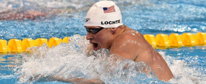 Olimpiadi Rio 2016, il nuotatore Lochte sospeso dieci mesi. Aveva mentito su una falsa aggressione armata – VIDEO