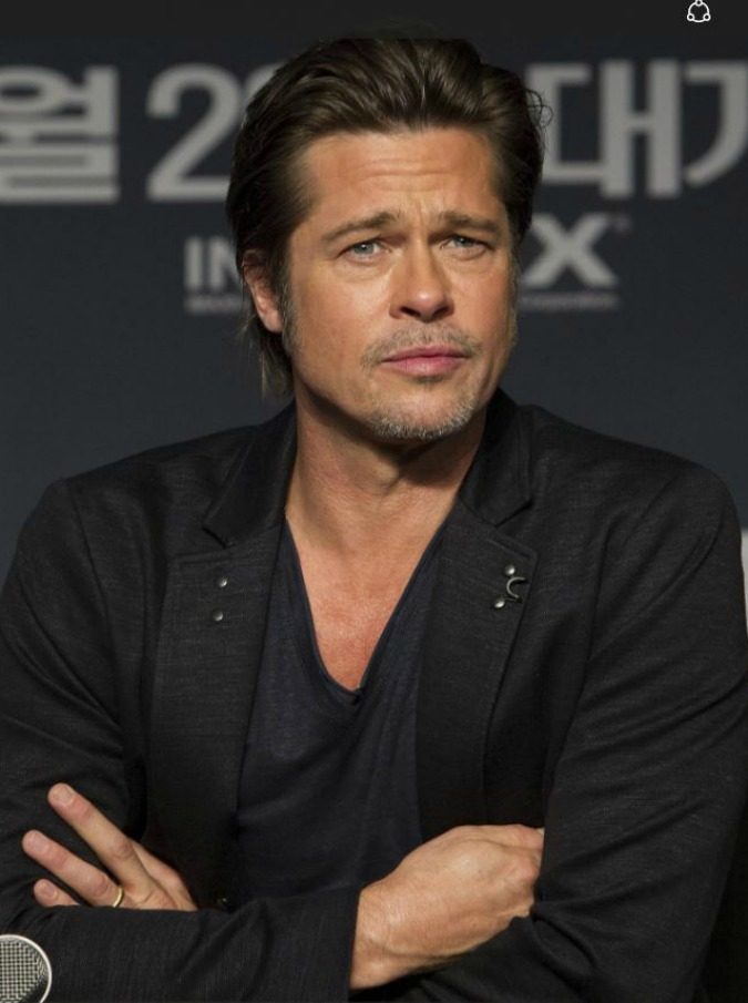 Brad Pitt fa il test antidroga e alcol: “Continua a ribadire di non aver commesso alcun abuso nei confronti dei figli”