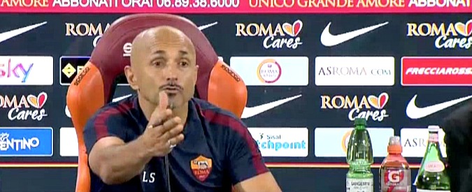 Copertina di Totti, Spalletti esasperato al cronista: “E se le dicessi che se Francesco se ne va me ne vado anch’io?”